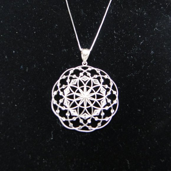 Solid 14kt Diamond Cut White Gold Circles Pendant and Chain - Picture 3 of 8